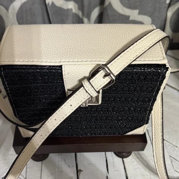 EUC Steve Madden Textured Black and Cream Box Crossbody Bag - Picture 10 of 10